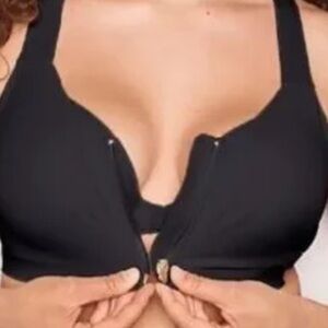 Victoria Secret sports bra knock out ultra max 34C NWT